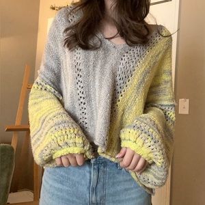 Free people amethyst sweater 💛🤍